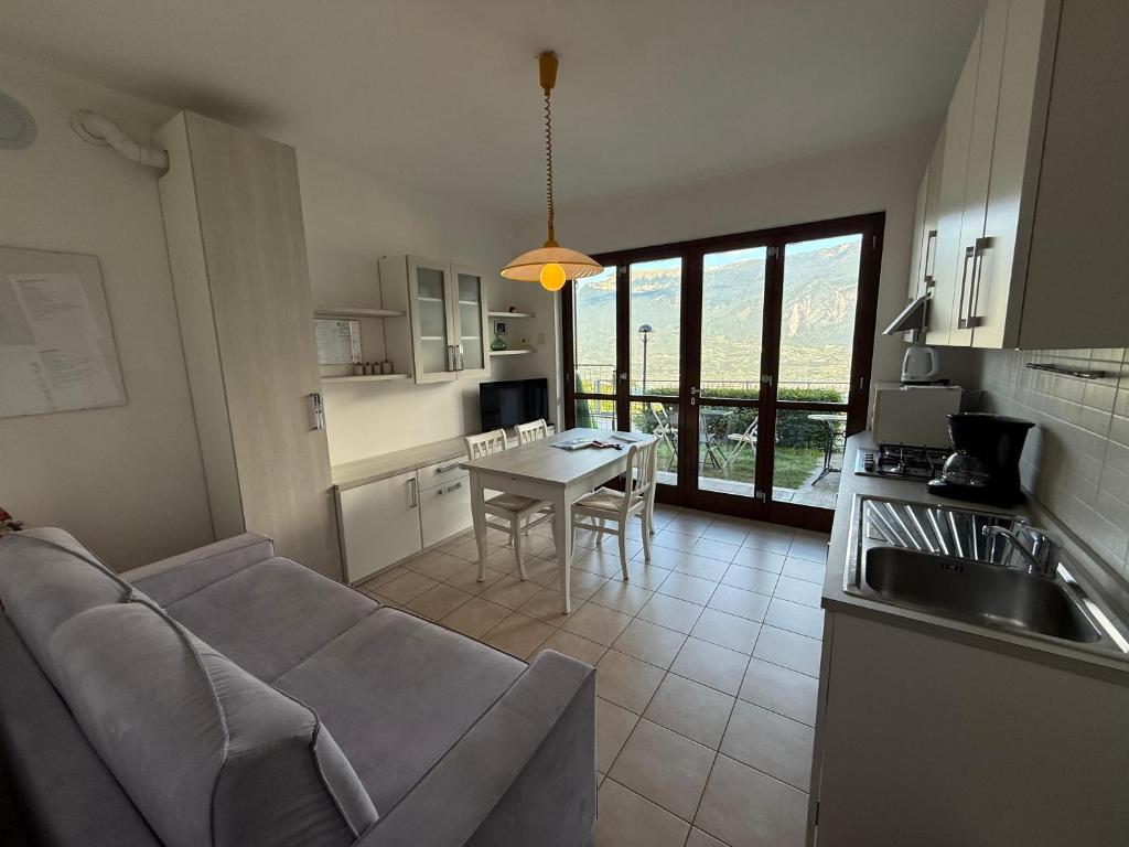 La Quiete 30 Lake view apartment by Gardadomusmea - 2