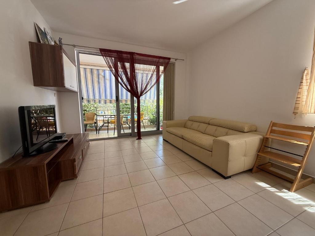 Breeze Apartment with pool - 3
