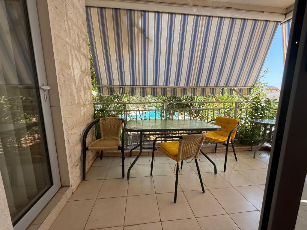 Breeze Apartment with pool - 4