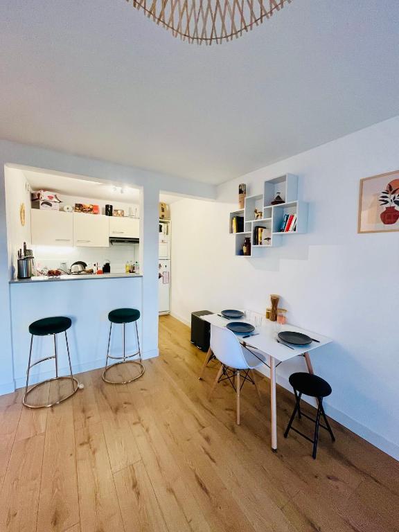 Charmant Appartement calme avec piscine - 5