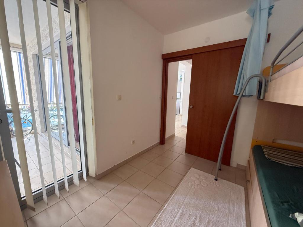 Breeze Apartment with pool - 3