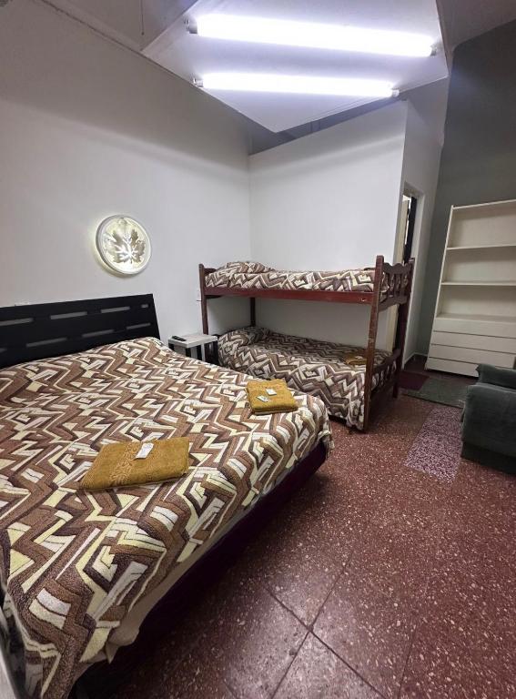 Hospedaje En Avenida Artigas 1 - 2