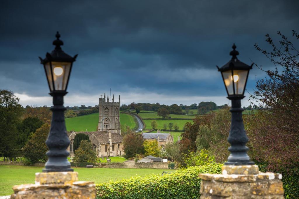 The George Inn & Plaine photo