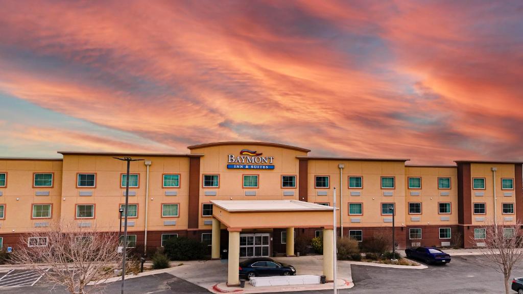 Baymont by Wyndham Midland Center, Midland