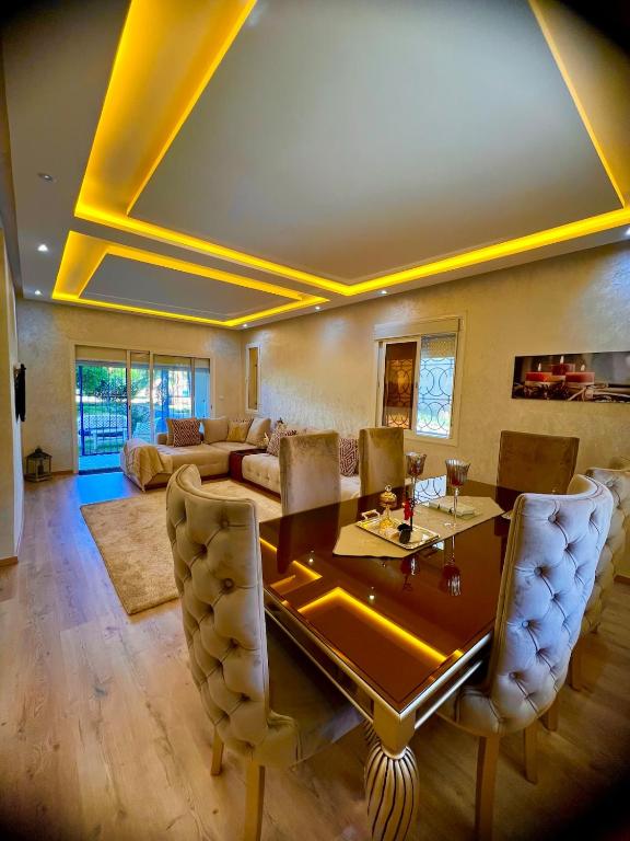 Vue mer et piscine, appartement de prestige, Tanger