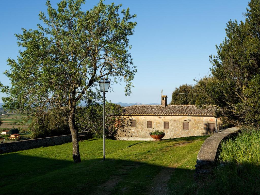 Elegant 2-Bedroom Holiday Home in Tuscan - 1