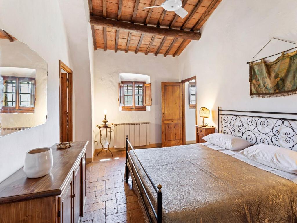 Elegant 2-Bedroom Holiday Home in Tuscan - 5