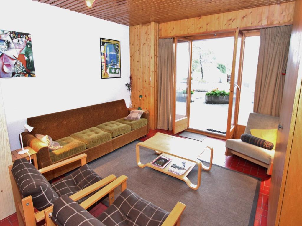 Apartment in La Tzoumaz by Ski Lift, La Tzoumaz