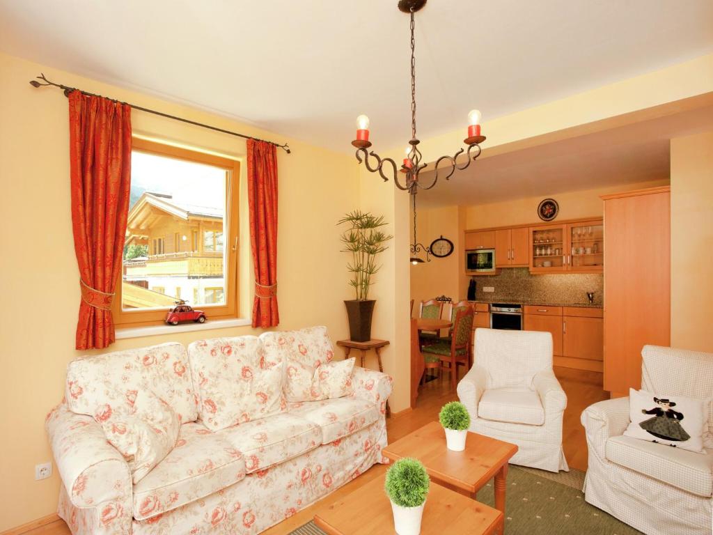 Chalet in Saalbach with Sauna - 2