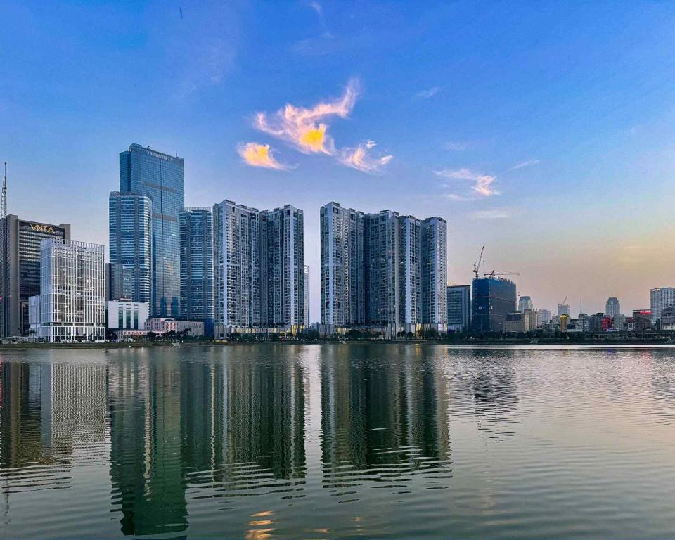 Vincent Housing - Vinhomes Skylake Apartment Hanoi, Hanoj