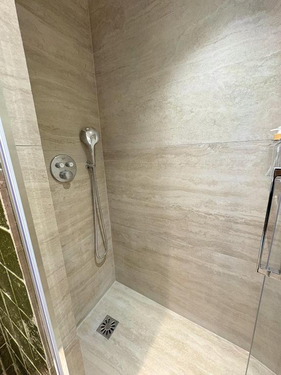 Elegant 1BR Monthly Rental near Place Vendôme - 4