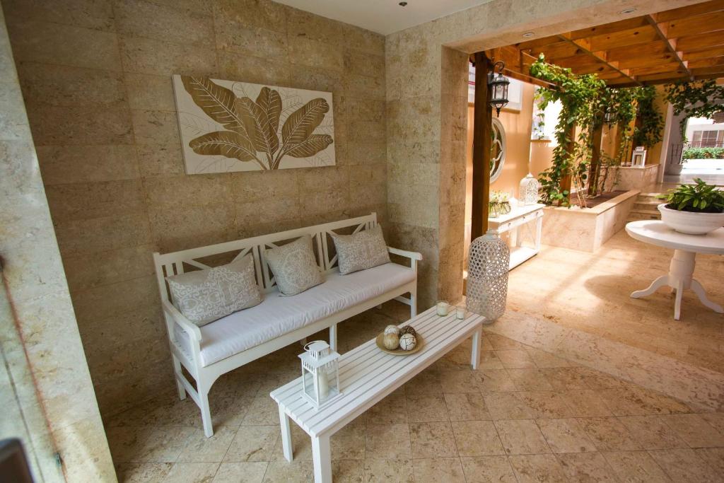 Los Flamencos Aparthotel Beach Club photo