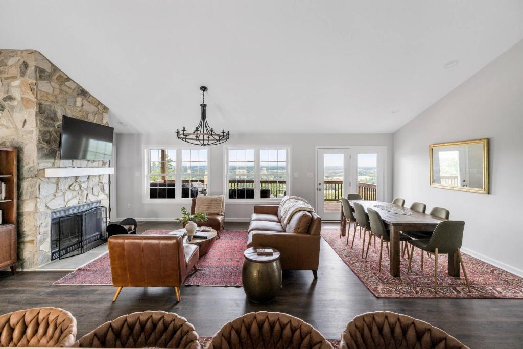 “Prima”, White Post