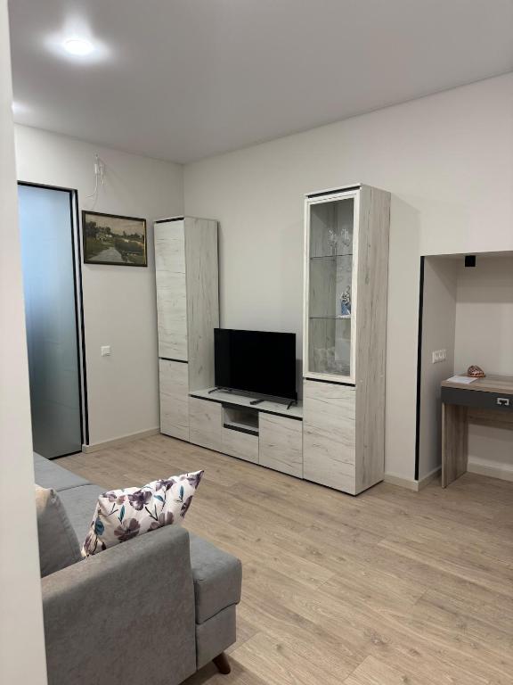 Modern in Antarayin, Jerevan