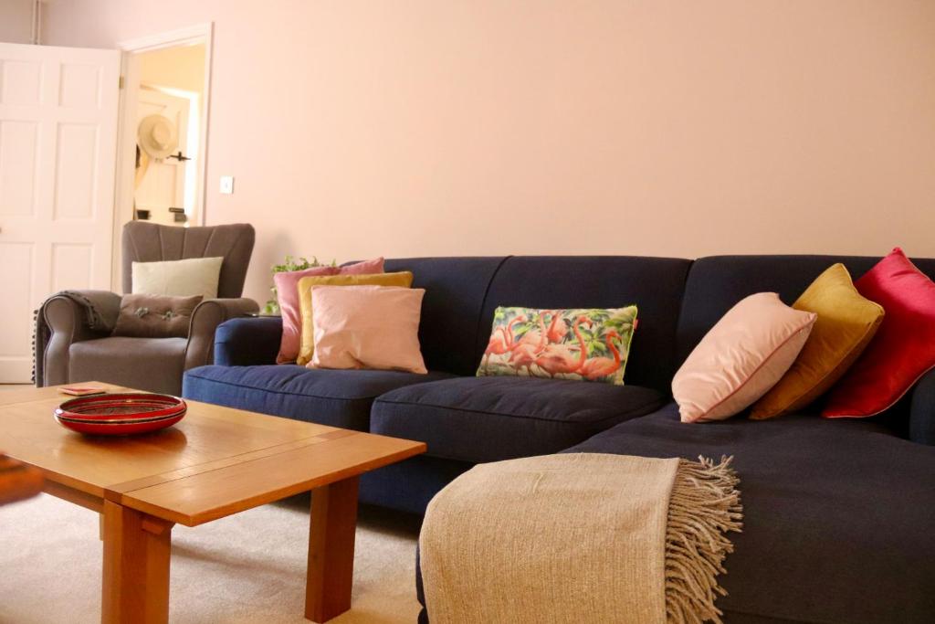 Templar Mews, town centre 2 bedroom, 2 bathroom house, Cirencester