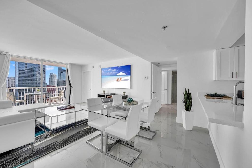 Luxurious 34th floor Ocean view Private Unit, Miami