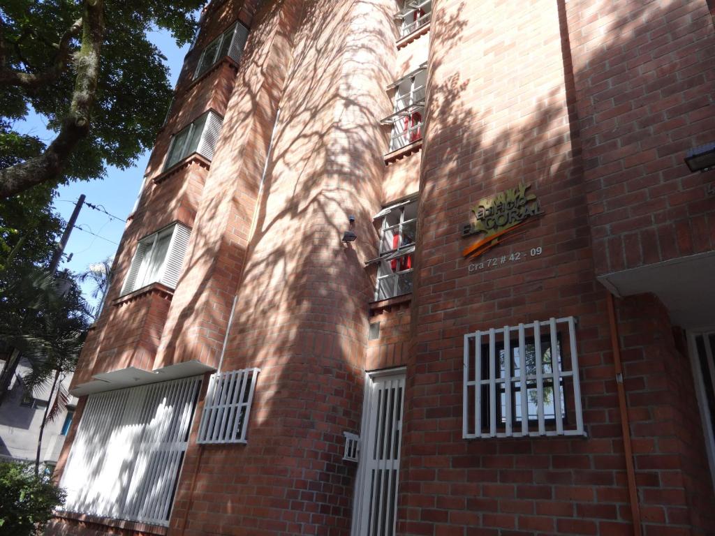 Amoblados Medellín Laureles, Медельин