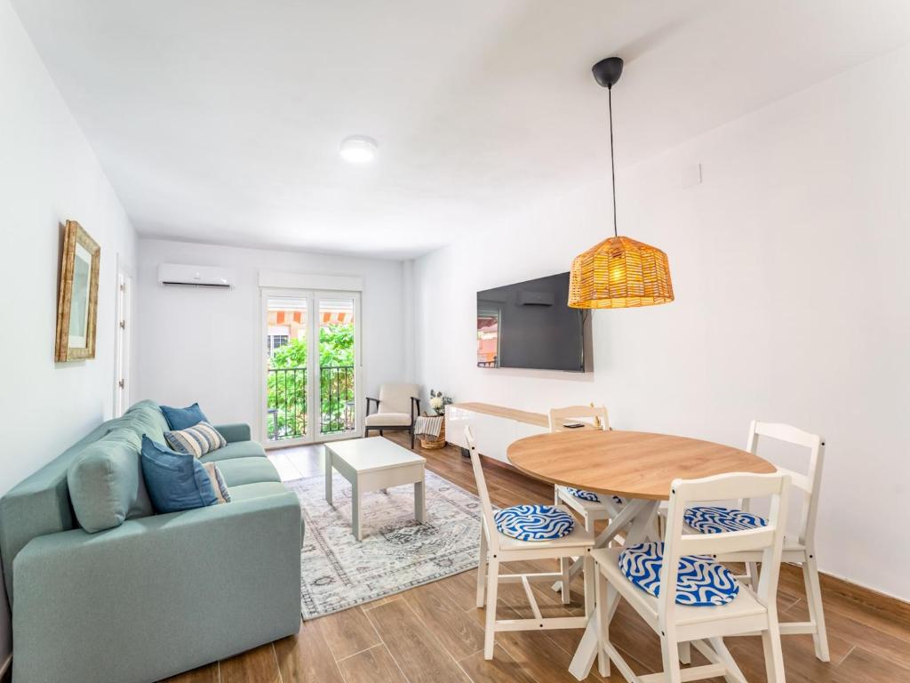 2-Bed in Heart of Los Boliches Pass the Keys - 4