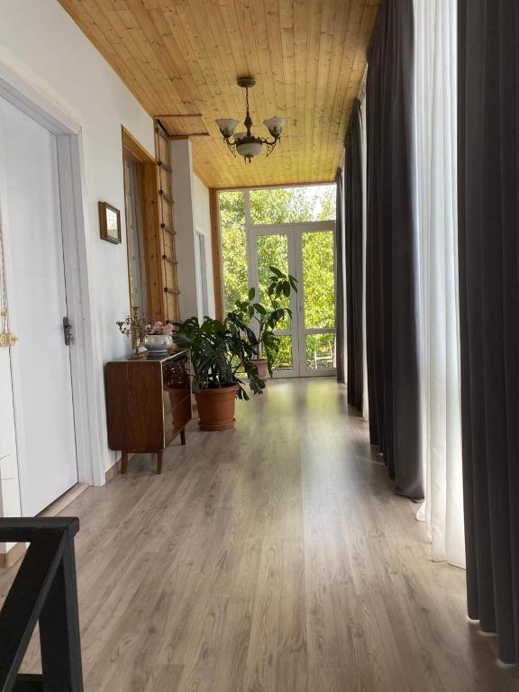 Chalistavi 게스트하우스 외관과 정원