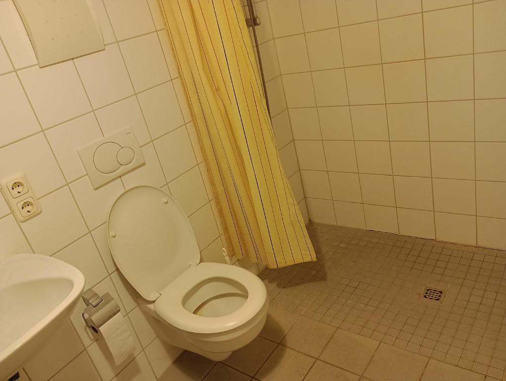 charming Oktoberfest Apartment - 4