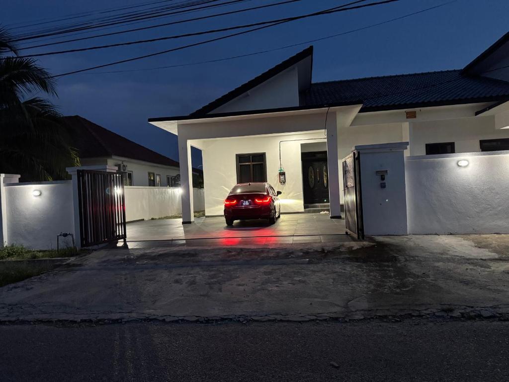 Hinggap Stay, Kemasik