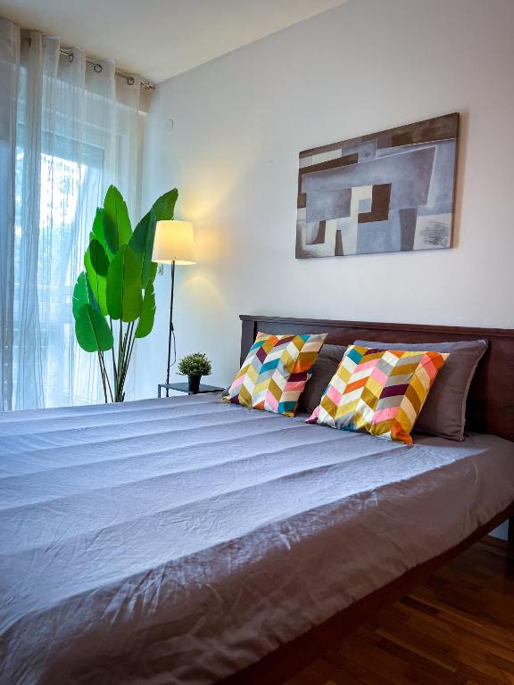 Yugo & Slavija, Bělehrad