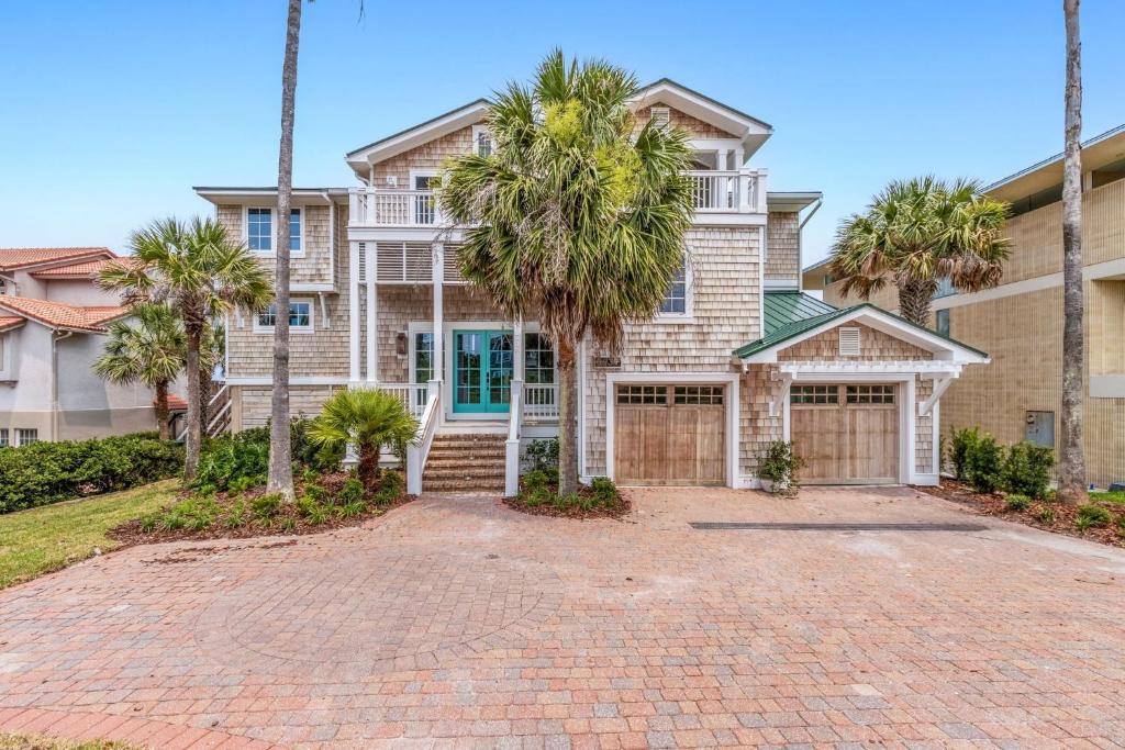 Multilevel Seaside Residence, Fernandina Beach