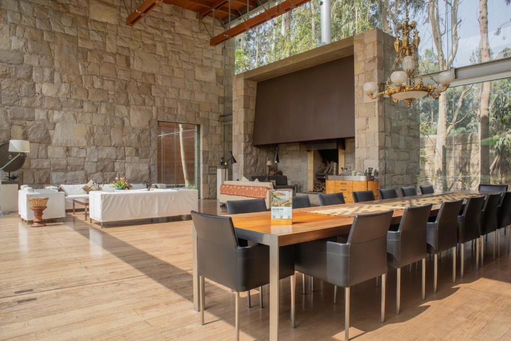 Elegant 5BR with Garden view Home in Cieneguilla - 4