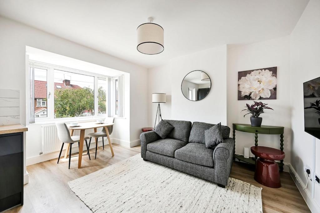 1-Bed Apartment with Parking Near Wembley, Colindale