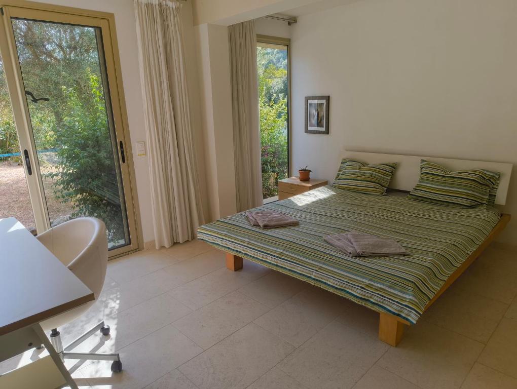 Quiet Private Garden Suite with Pool - 4