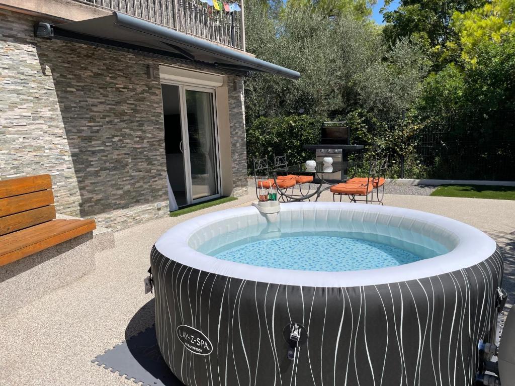 Appartement dans villa 4 personnes avec jacuzzi au calme - 3