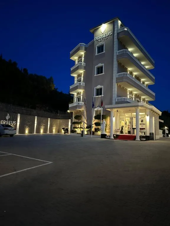 Perseus Hotel, hotel in Palasë