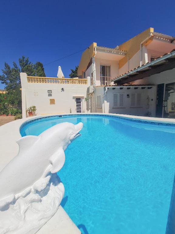 Villa Nevada - Espacioso Chalet con Piscina Privada y Salita de Cine - 1