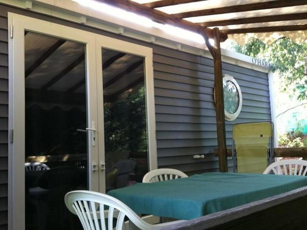 Mobil home avec Terrasse à Bormes-les-Mimosas - API-1-52-485 - 3
