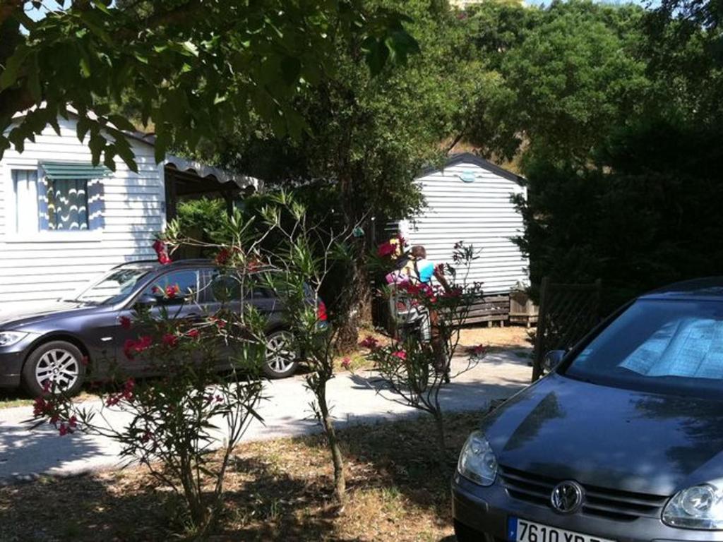 Mobil home confortable avec terrasse à Bormes-les-Mimosas - API-1-52-332 - 1