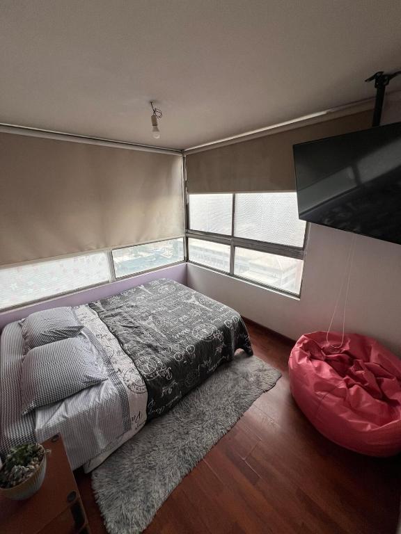 Apartamento en Santiago ,centro histórico, Dos Dormitorios, Cocina, Lavadora, WiFi y Home Office Cerca Metro Santa Ana - 1