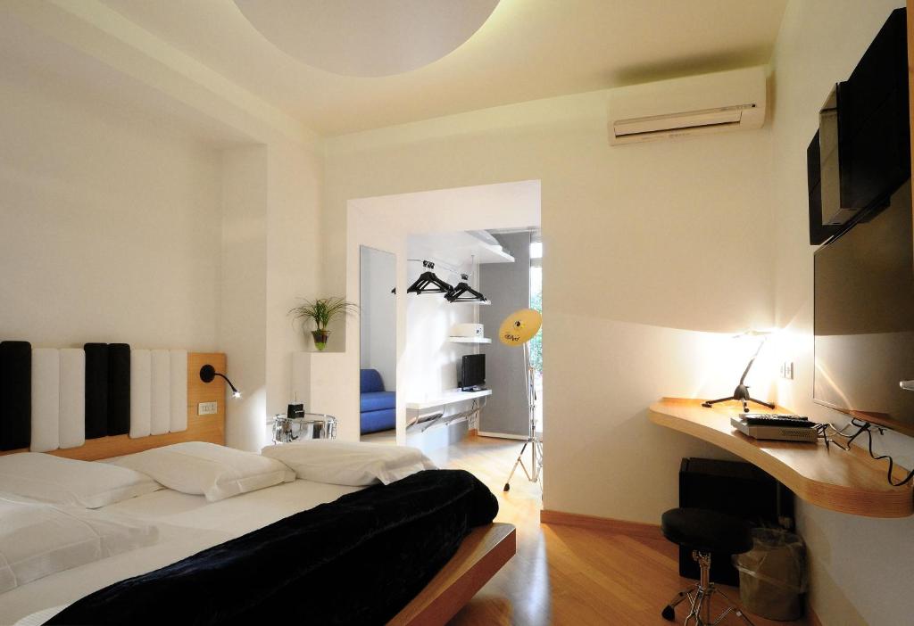 Hotel Franklin Feel the Sound