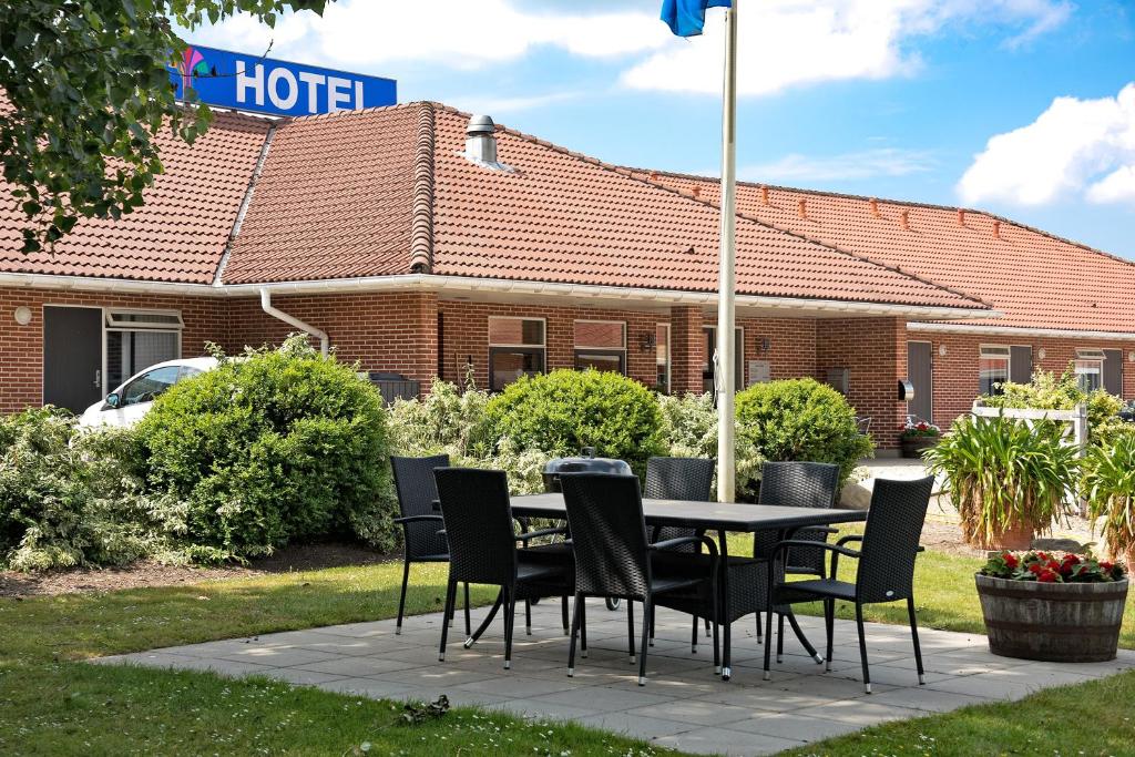 Hotel Varde photo