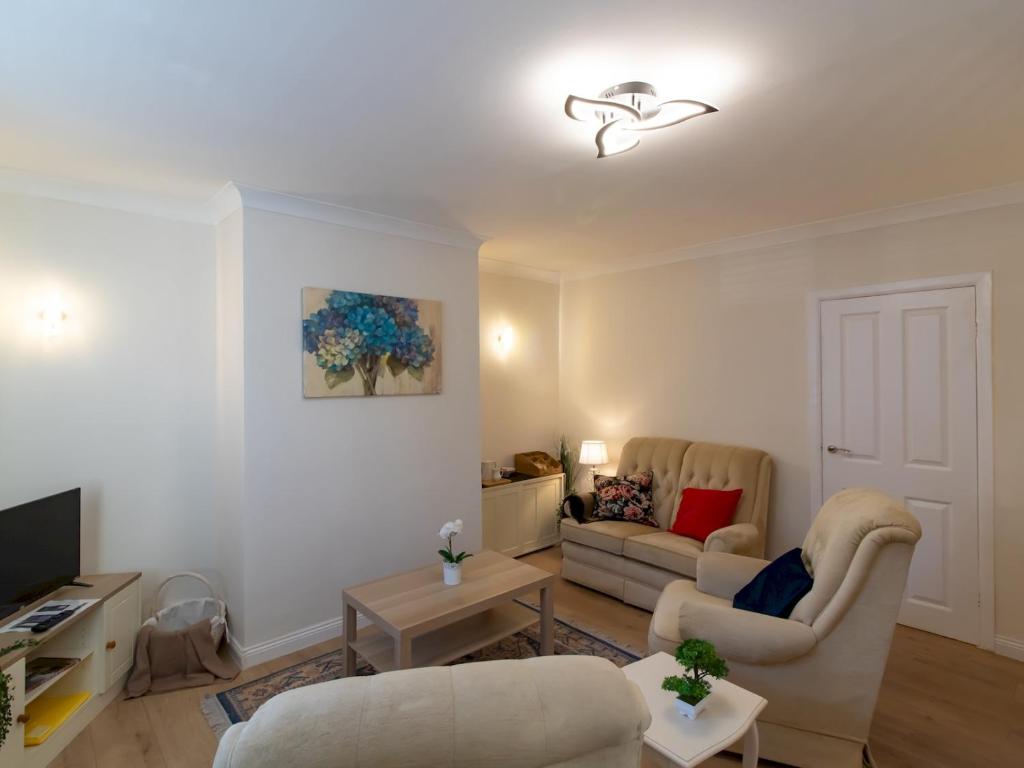 Pass the Keys Charming Home in Pelton, Pelton