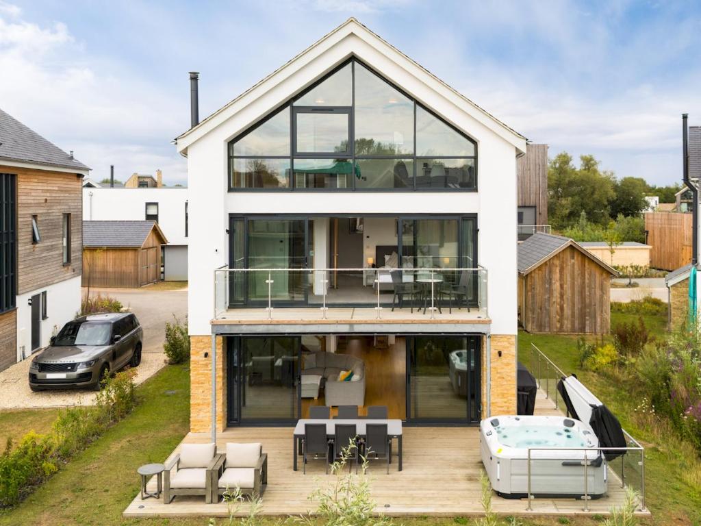 Pass the Keys Minety Lake lodge hot tub games room, Somerford Keynes