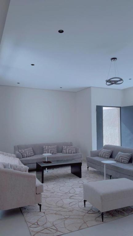 دوبلكس فيو للايجار اليومي, Hail