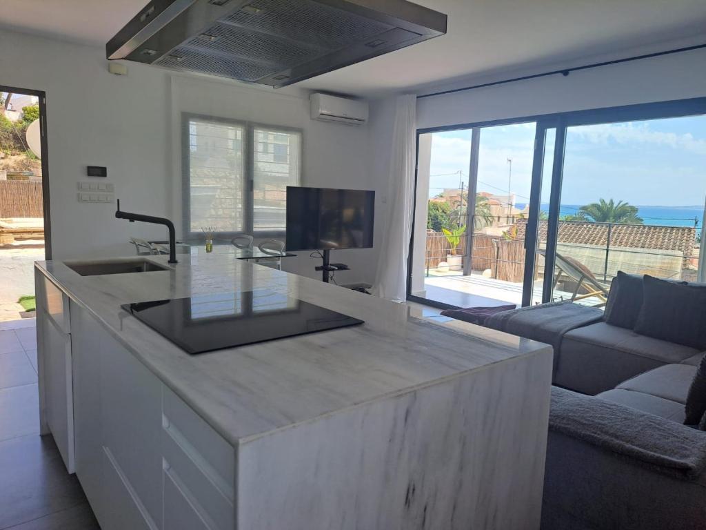 Luxury Villa in the Beach - 5
