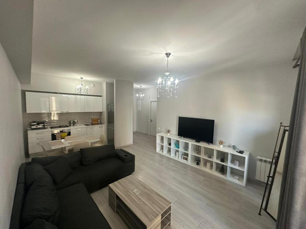 M2 Complex Spacious Flat on Kazbegi Avenue 15, Tbilisi