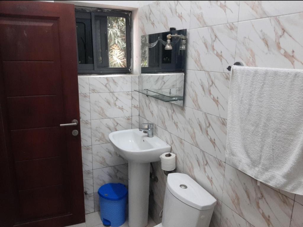 Appart leo 2000, Komé