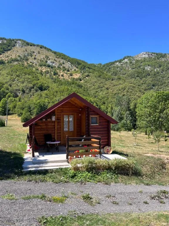 Wooden house, hotel in Šavnik