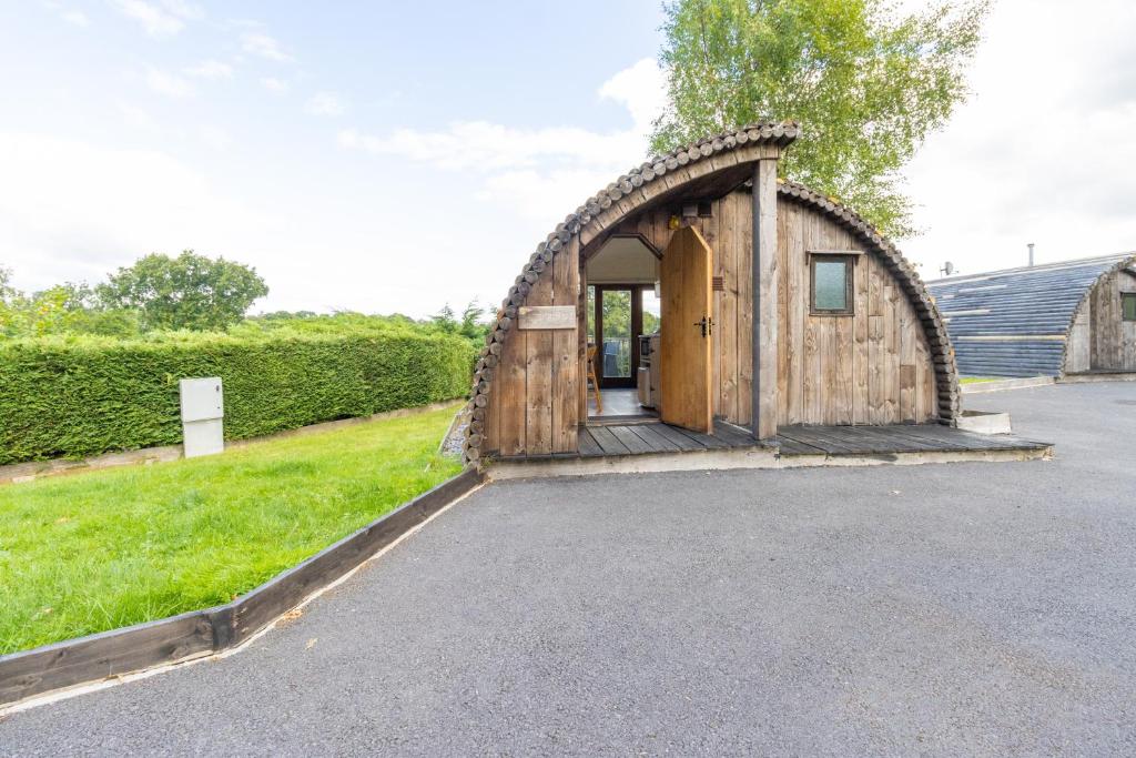 Pod2 - Powys River Pods - Pet Friendly Glamping Pod Builth Wells Powys Wales, Garth