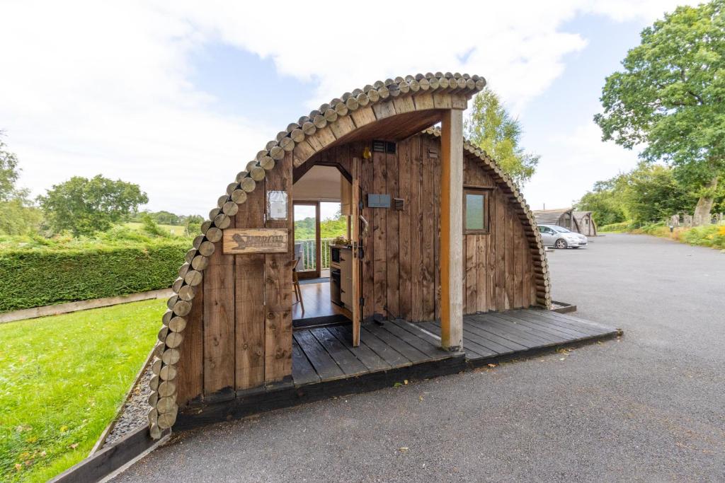 Pod1 - Powys River Pods - Pet Friendly Glamping Pod Builth Wells Powys Wales, Garth