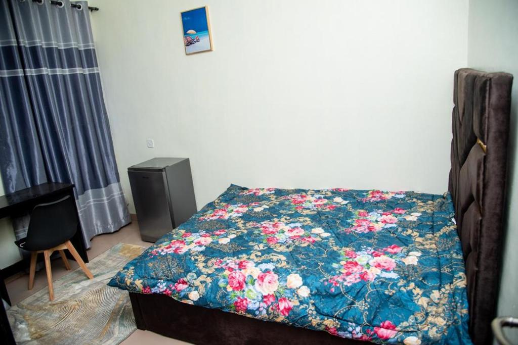 Omni Residence, Mama