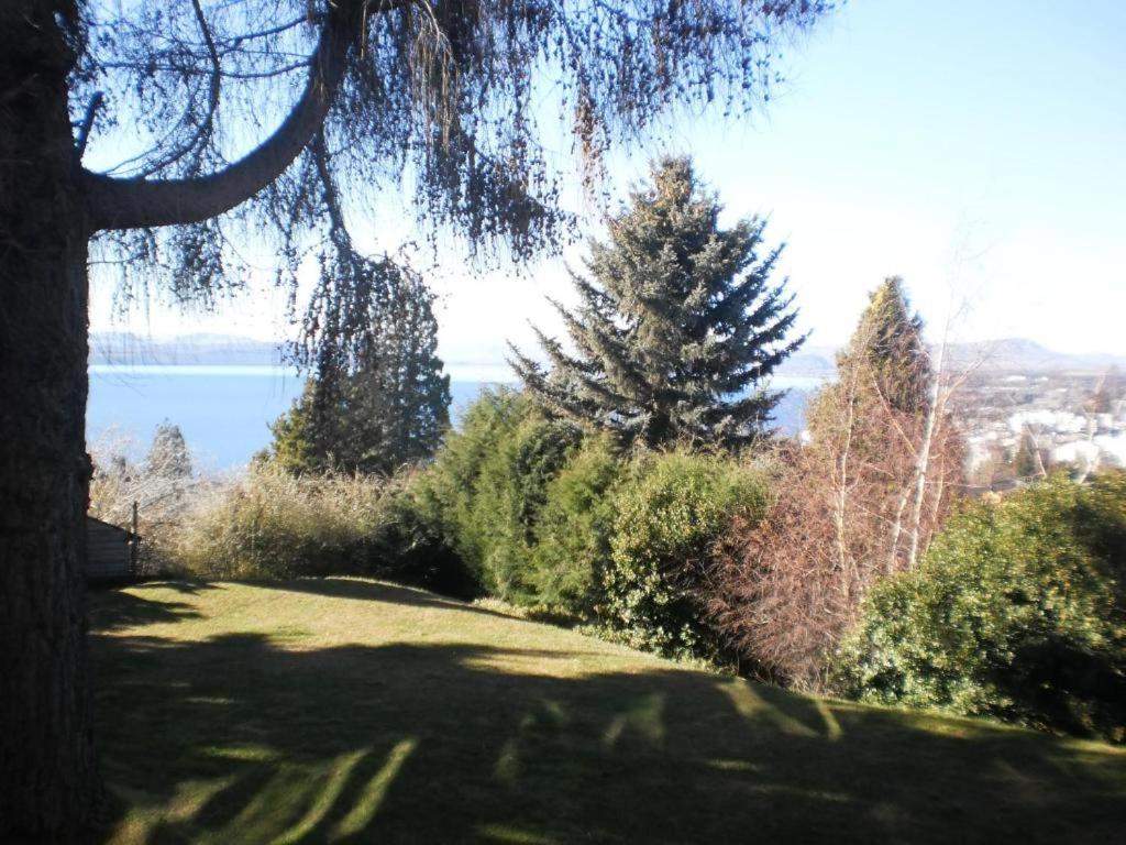 Departamento con vista al lago cerros y parque - 5