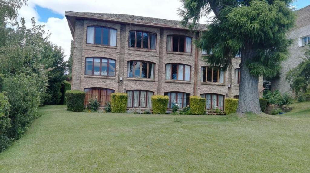 Departamento con vista al lago cerros y parque - 4
